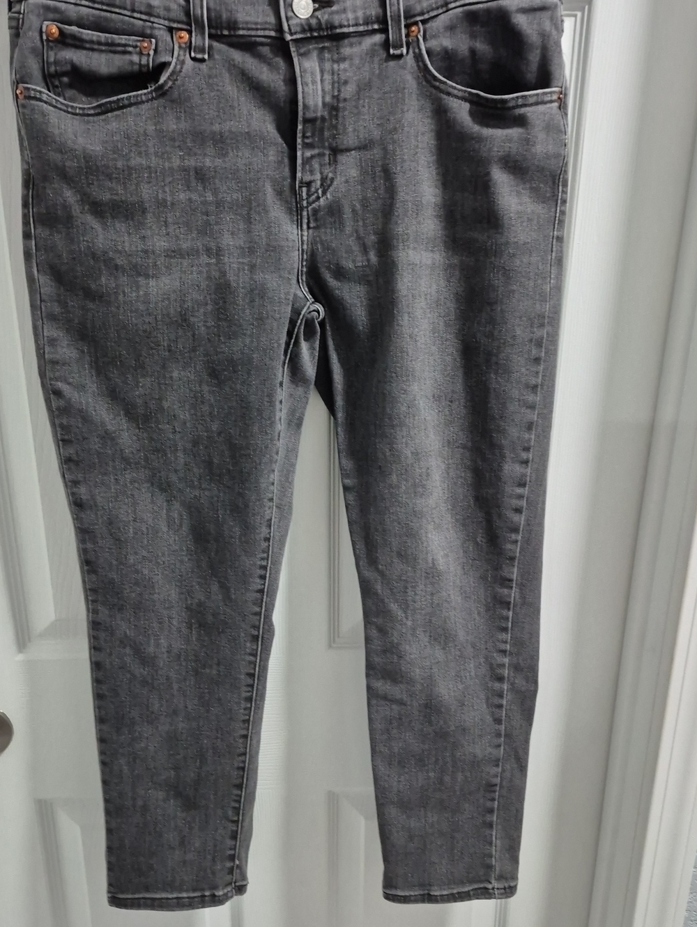 Signature by Levi Strauss Women's Charcoal Grey Skinny Jeans 31X27